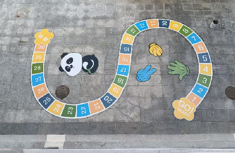 万载地面游戏彩绘